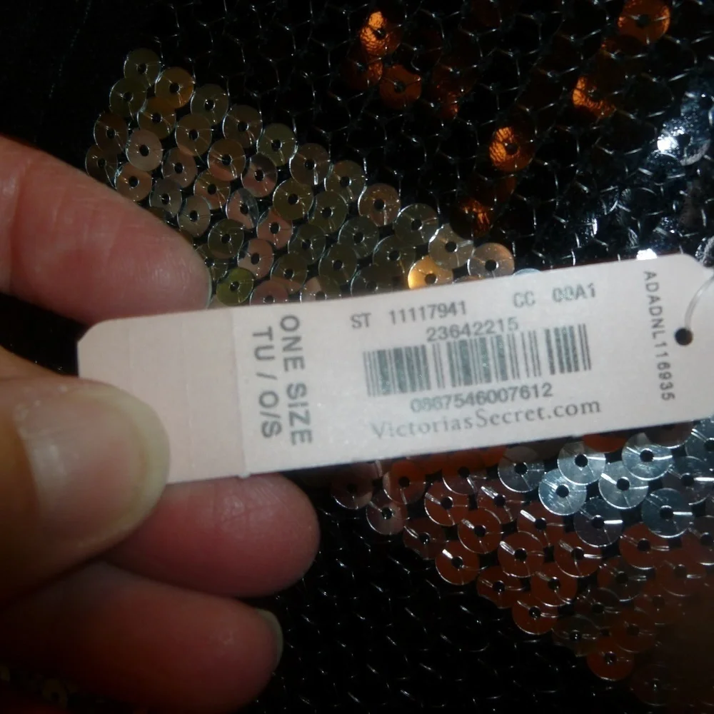 Victoria's Secret Limited Edition Ext arge Black